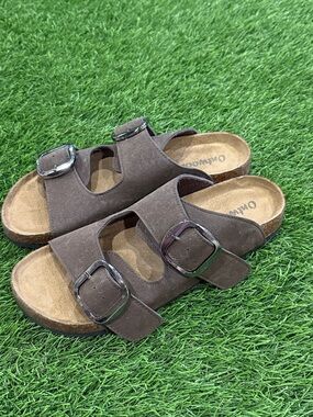 Women’s Ontwoods Buckle Sandles